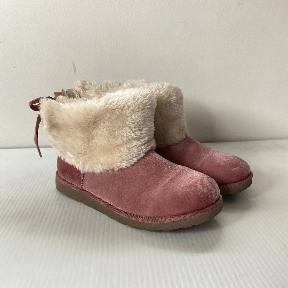 Arizona Itsy Blush Pink Velvet Faux Fur Lined Winter Boots Booties Womens 8M